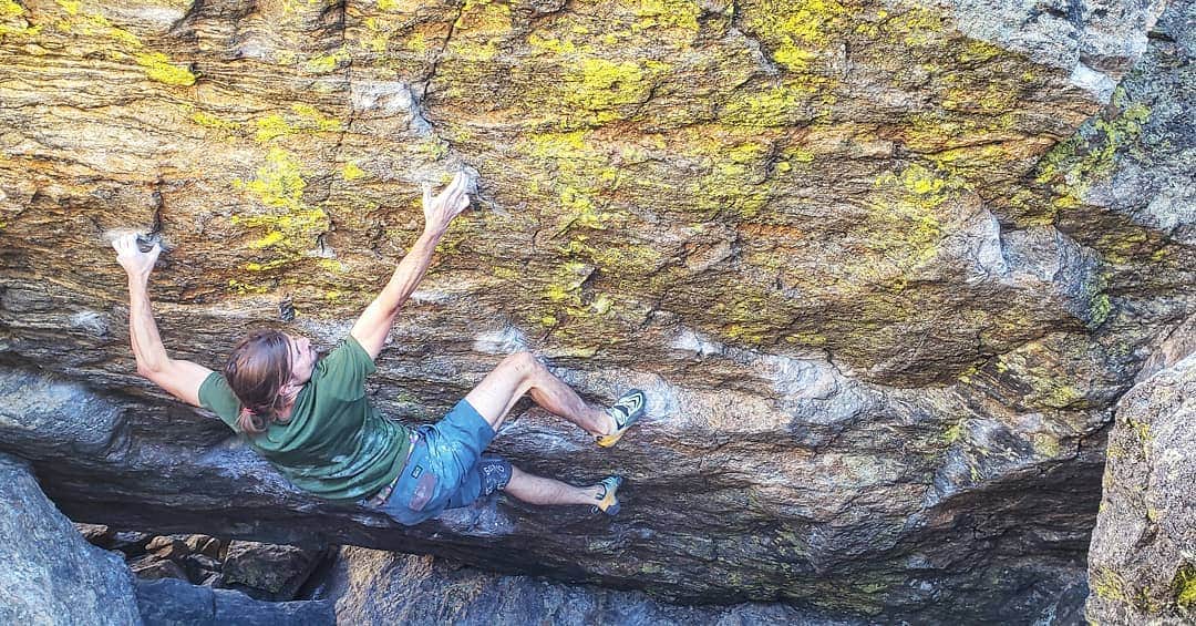 ペイジー・クラッセンのインスタグラム：「🌄 Alpine start 🌲 alpine bouldering days, courtesy of @sam__weir's motivation 🏃‍♂️.」