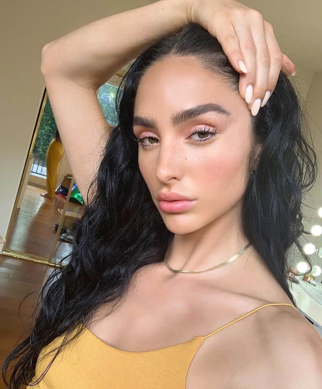 COVERGIRLさんのインスタグラム写真 - (COVERGIRLInstagram)「@ash_kholm is summertime fine, rocking our new #Vegan full coverage #TruBlendUndercover Concealer in 'Honey' to conceal and brighten ☀️ #COVERGIRLMADE #COVERGIRLCrueltyFree #CrueltyFree」7月30日 21時01分 - covergirl