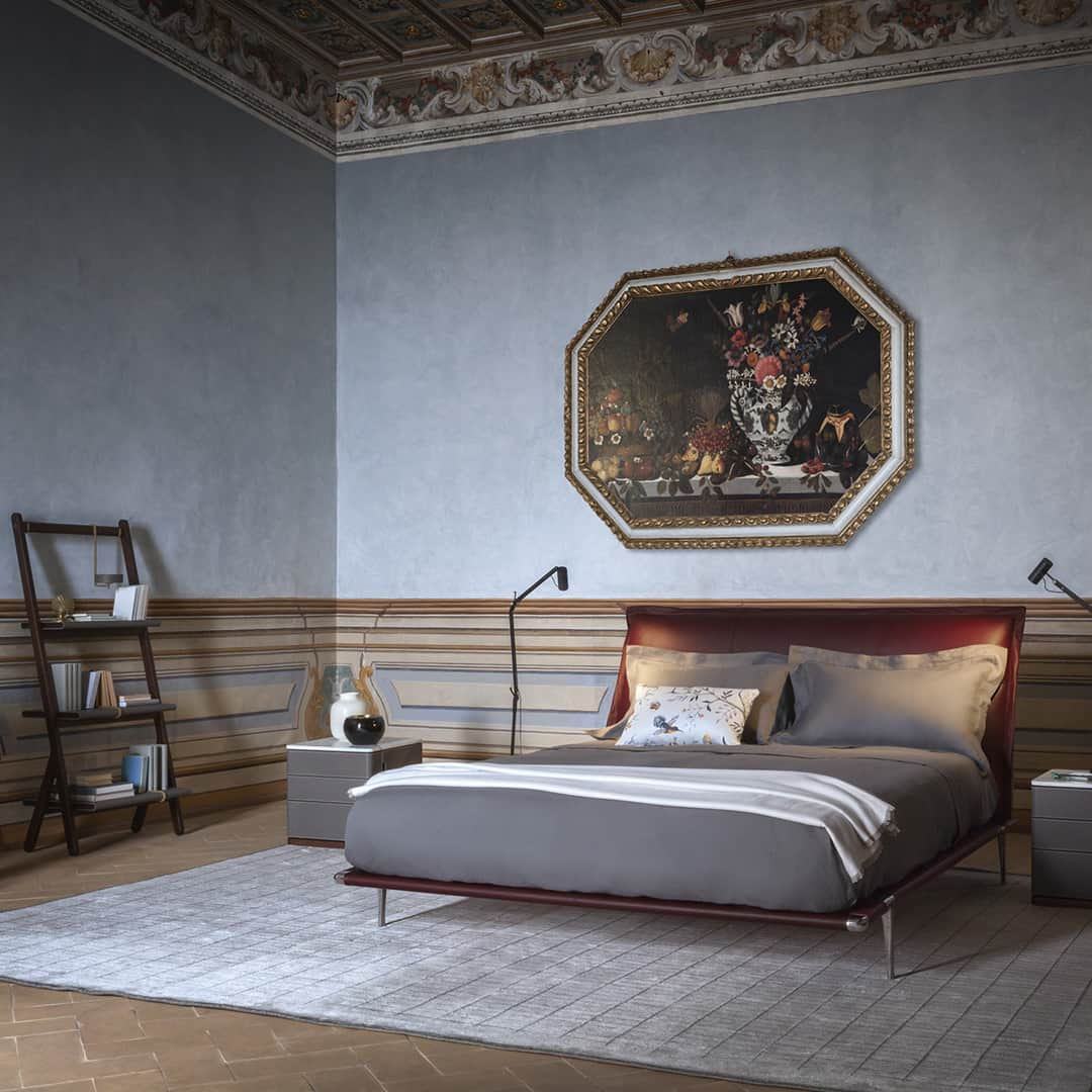 Poltrona Frauさんのインスタグラム写真 - (Poltrona FrauInstagram)「Relaxing and welcoming, light and comfortable. The philosophy inspiring the Let it Be sofa enters the bedroom. Discover Mr Moonlight by @palombaserafini for Poltrona Frau. – #PoltronaFrau #InteriorDesign #Interiors #Furniture #PalombaSerafini」7月30日 21時01分 - poltronafrauofficial