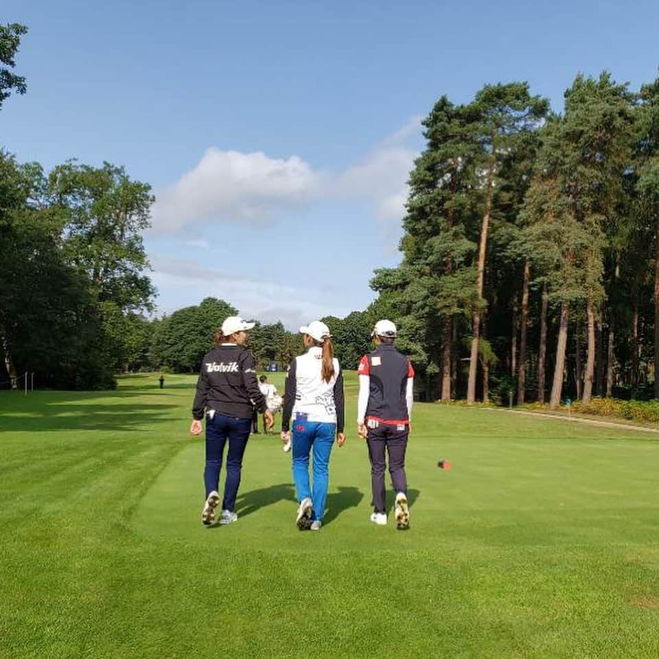 シェラ・チョイさんのインスタグラム写真 - (シェラ・チョイInstagram)「🇬🇧 @aigwomensbritishopen  @hyang2golf  @hyojookim  #두분모시고 #손에손잡고 #play」7月30日 21時09分 - thechellachoi