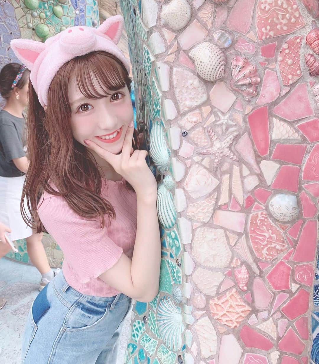 田口未彩さんのインスタグラム写真 - (田口未彩Instagram)「❤︎ . . ぶひ〜〜🐷💗 . . #ディズニー #ディズニーランド #ディズニーシー #tdl #tds #ディズニーコーデ #ディズニーシーコーデ #ディズニーランドコーデ #セミロング #オレンジメイク #巻き髪 #ヘアアレンジ #ピンクメイク #コーデ #インスタ映え #映え #映えスポット #トイストーリー #トイストーリー4 #ハムバウンド #トイストーリーコーデ #トイストーリーバウンド #ディズニーカチューシャ #夏ディズニー #カジュアルコーデ #ワイドパンツコーデ #Tシャツコーデ」7月30日 21時10分 - miiro_taguchi