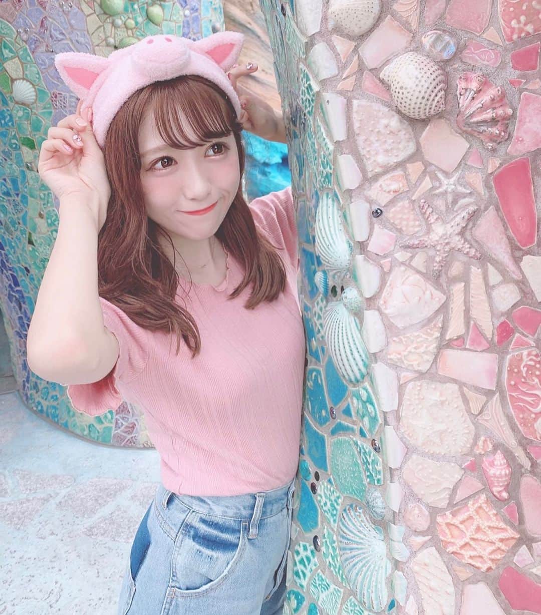 田口未彩さんのインスタグラム写真 - (田口未彩Instagram)「❤︎ . . ぶひ〜〜🐷💗 . . #ディズニー #ディズニーランド #ディズニーシー #tdl #tds #ディズニーコーデ #ディズニーシーコーデ #ディズニーランドコーデ #セミロング #オレンジメイク #巻き髪 #ヘアアレンジ #ピンクメイク #コーデ #インスタ映え #映え #映えスポット #トイストーリー #トイストーリー4 #ハムバウンド #トイストーリーコーデ #トイストーリーバウンド #ディズニーカチューシャ #夏ディズニー #カジュアルコーデ #ワイドパンツコーデ #Tシャツコーデ」7月30日 21時10分 - miiro_taguchi