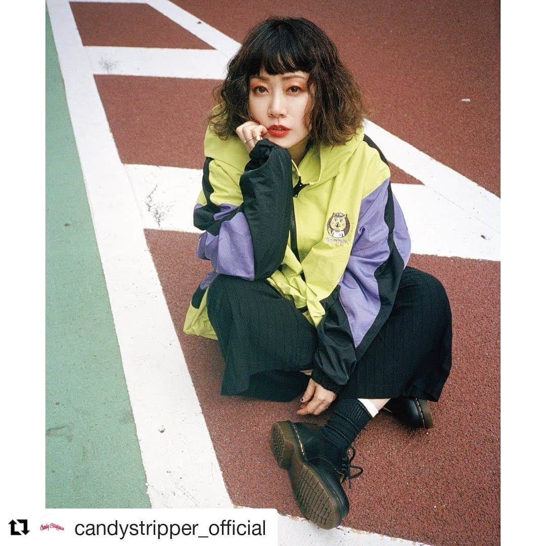 資生堂 さんのインスタグラム写真 - (資生堂 Instagram)「Hair&Makeup by @shiseido_hma #Repost @candystripper_official (@get_repost) ・・・ . ＼ ROMPUS ／﻿ 大貫亜美(PUFFY)×Candy Stripper﻿ ﻿ item : 脱ぎ着しやすいROMPUSの方﻿ price : ￥27,000(＋tax)﻿ color : YELLOW / KAHKI / BLACK﻿ size : FREE #candystripper#candystore#rompus #puffy#大貫亜美#tmpaint#藤井隆」7月30日 21時27分 - shiseido_hma