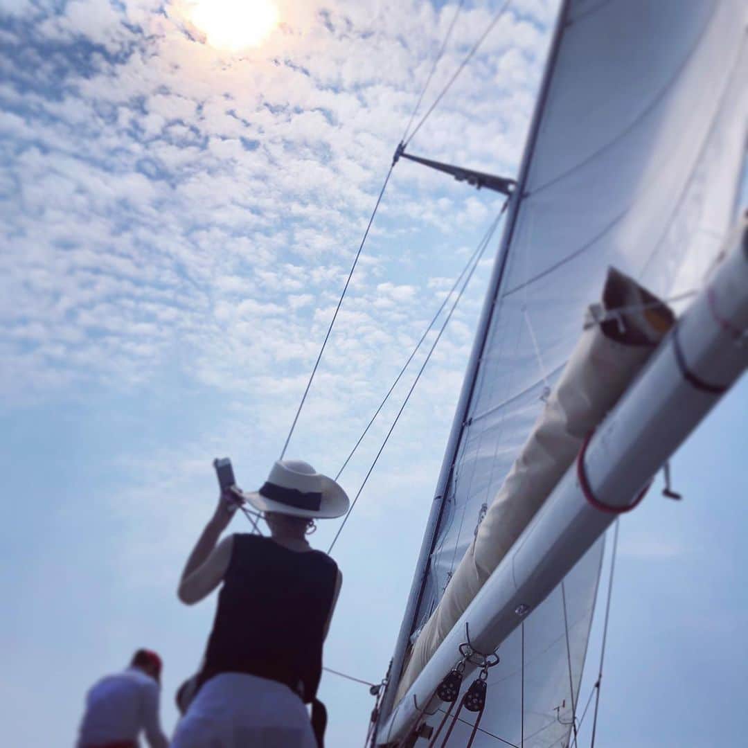 dorlisのインスタグラム：「クルージング  #dorlis #蒲郡 #ラグーナ蒲郡 #海 #船 #愛知 #てるちゃんパパママありがとう #楽しかった」