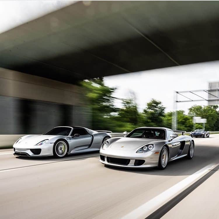 Amazing Carsさんのインスタグラム写真 - (Amazing CarsInstagram)「Porsche 918 or Carrera GT?🤔 Photo via: @shotsbyced  Second page: @M85Media  Other page: @StancedAutohaus  #Porsche #Carrera #GT #918 #Spyder #AmazingCars247」7月30日 21時40分 - amazingcars247