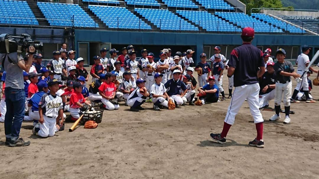 聖澤諒さんのインスタグラム写真 - (聖澤諒Instagram)「今日は、福島県会津若松にてアサヒグループさんによる野球教室をしてきました😄 小学1年生～6年生までの82名が参加してくれて大いに盛り上がりました🎵  一気に気温が上がってるので体調管理には気を付けましょう😄  #野球教室 #福島 #会津若松  #楽天イーグルス #聖澤諒」7月30日 21時36分 - ryo_hijirisawa23