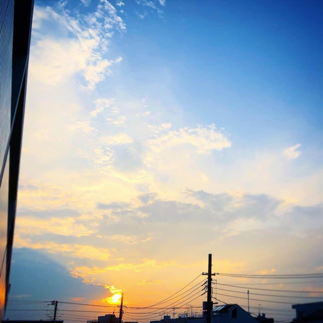 三倉佳奈さんのインスタグラム写真 - (三倉佳奈Instagram)「夏の夕暮れ。  グラデーションが綺麗☺︎ . . #summer #sunset  #梅雨が明けましたね #明日からも熱中症には気をつけましょう🙌🏻」7月30日 21時39分 - kana_mikura0223