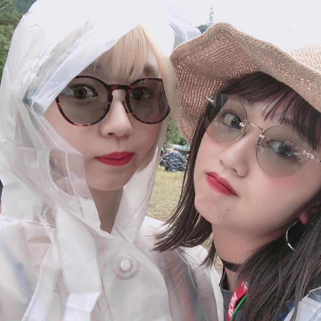 大矢梨華子さんのインスタグラム写真 - (大矢梨華子Instagram)「先日 #fujirock に行ってきました😎🎶﻿ ﻿ 屋外でずっと音楽が流れている時間が幸せでした〜〜〜﻿ ﻿ ﻿ ﻿ 会場では @causettejoli さんでネイルもしてきました💙﻿ ありがとうございました！！！」7月30日 21時49分 - rikako_ooya