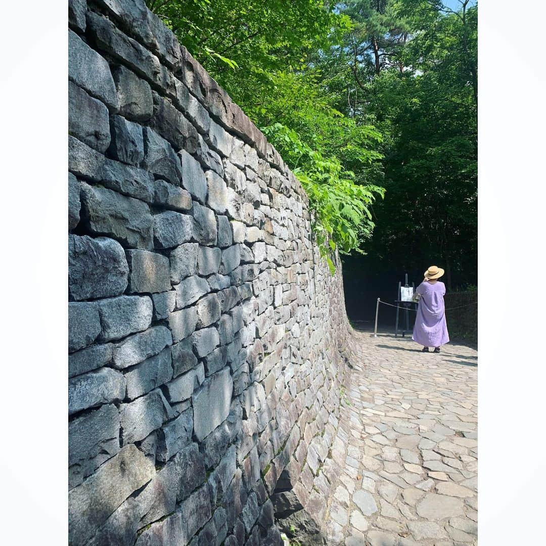 YU-U（工藤由布）さんのインスタグラム写真 - (YU-U（工藤由布）Instagram)「石の教会⛪️ タイミングよく入れた👍🏻 このあと千住博美術館にも寄って🌱結構観光できたと思う🚗 しっっかし暑かった🥵🥵🥵 ・・・ #u長野の歩き方 #石の教会 #軽井沢」7月30日 21時42分 - nyan22u22nyan