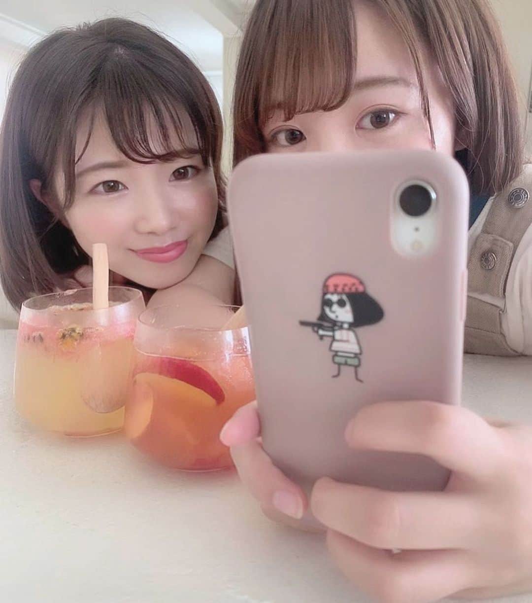のインスタグラム：「この前韓国行った時の🇰🇷 スキンケア全部韓国のにしてみたって言っとったの、このDr.Jart+ってやつ！！！ 明洞にあるロッテの免税店でめっちゃ説明聞いとったら感動しすぎて洗顔〜日焼け止めまで全部ここのにした（笑）（笑）（笑） ㅤ 日本語上手でしかも悩みに合わせて紹介してくれて最強だった🤣  ㅤ 一緒に旅行したゆきが気になっとったらしくてついてったのに自分まで使い始めるっていうね🤦🏻‍♀️💞おそろい笑  ㅤ 日本にもロッテ免税店あって、銀座店で8/15までSUMMERバーゲンセールやっとるらしいよ！ ㅤ そこでは出国60日前から免税ショッピングできるしゆっくり買い物できるけんおすすめ👏🏻 ㅤ しかも韓国と日本以外の国にも展開しとるらしいけんチェックしてみて！  ちなみにカフェは弘大(ホンデ)にある @ytan_kafe  ㅤ 真っ白でおしゃれだった☃️ ㅤ #韓国 #lottedutyfree #LDF #ロッテ免税店 #韓国旅行 #韓国ショッピング #ロッテ免税店銀座 #LOTTEDUTYFREEGINZA #sponsored #韓国コスメ #韓国メイク #韓国ファッション #ytan #韓国カフェ #ホンデカフェ #カフェ巡り」