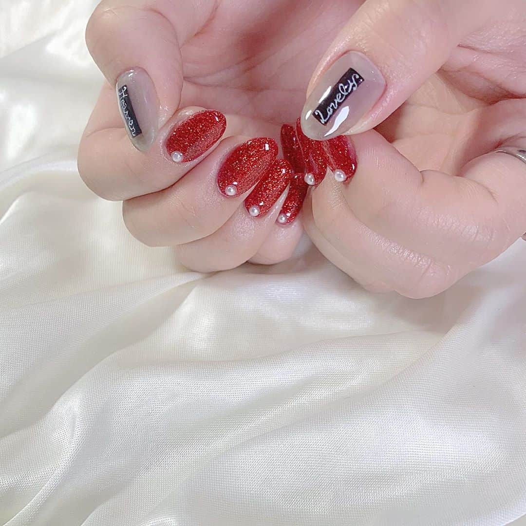 向井地美音さんのインスタグラム写真 - (向井地美音Instagram)「* 今回もキラキラ赤ネイル😉❤️ #nails #handnail」7月30日 21時50分 - ___mion.m