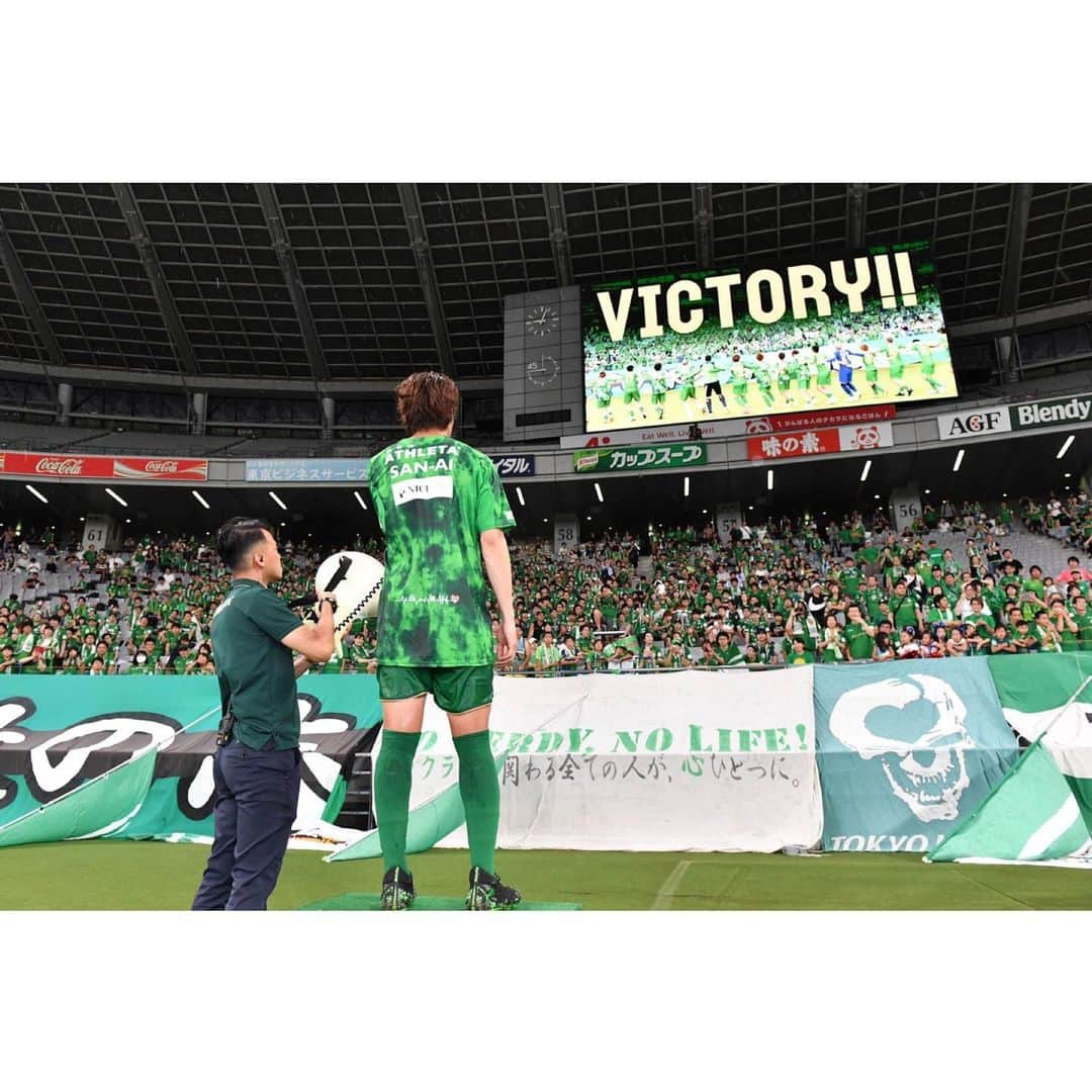 小池純輝さんのインスタグラム写真 - (小池純輝Instagram)「. 今シーズン2度目のお立ち台🎙 #jleague #jリーグ #j2 #東京ヴェルディ #tokyoverdy #verdy #verdyfamily #soccer #football⚽ #football #サッカー #フットボール #小池純輝 #19 #⚽️ #東京 #tokyo #町田ゼルビア」7月30日 21時53分 - junki_koike