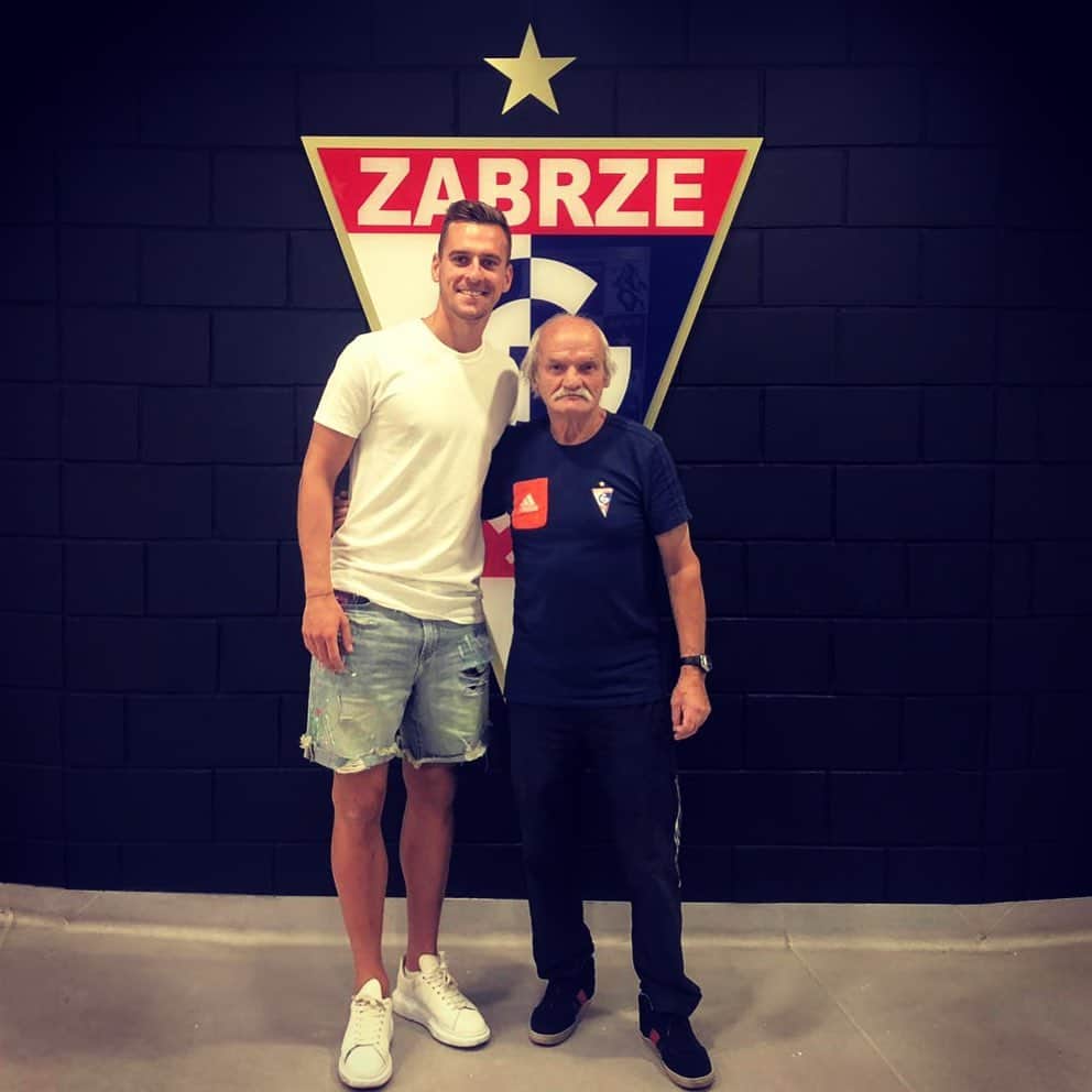 アルカディウシュ・ミリクのインスタグラム：「Spotkanie po latach 🙈 Kto kojarzy tego Pana🐓 ? 🔔 #bedegozjadł 😂 #legend」