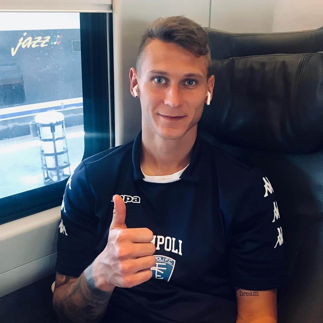 エンポリFCさんのインスタグラム写真 - (エンポリFCInstagram)「Let’s start! In treno verso l’Alto Adige🚅 #empolifc #preseason」7月30日 21時59分 - empoli_fc_official