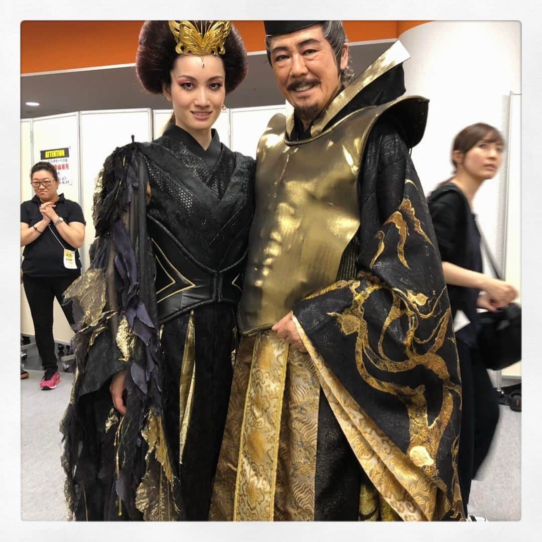 西岡徳馬のインスタグラム：「この写真好きです。 幸せな頃の桐壺帝と弘徽殿さま」
