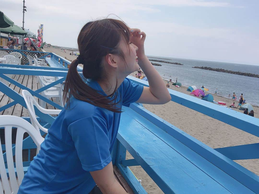 佐藤朱さんのインスタグラム写真 - (佐藤朱Instagram)「💙🐬🐠🐳🐟🐚 . 目の前に広がる海をのーんびり眺めるのもいいよね！ #日和山浜 #海の家」7月30日 22時12分 - akari_miyagi