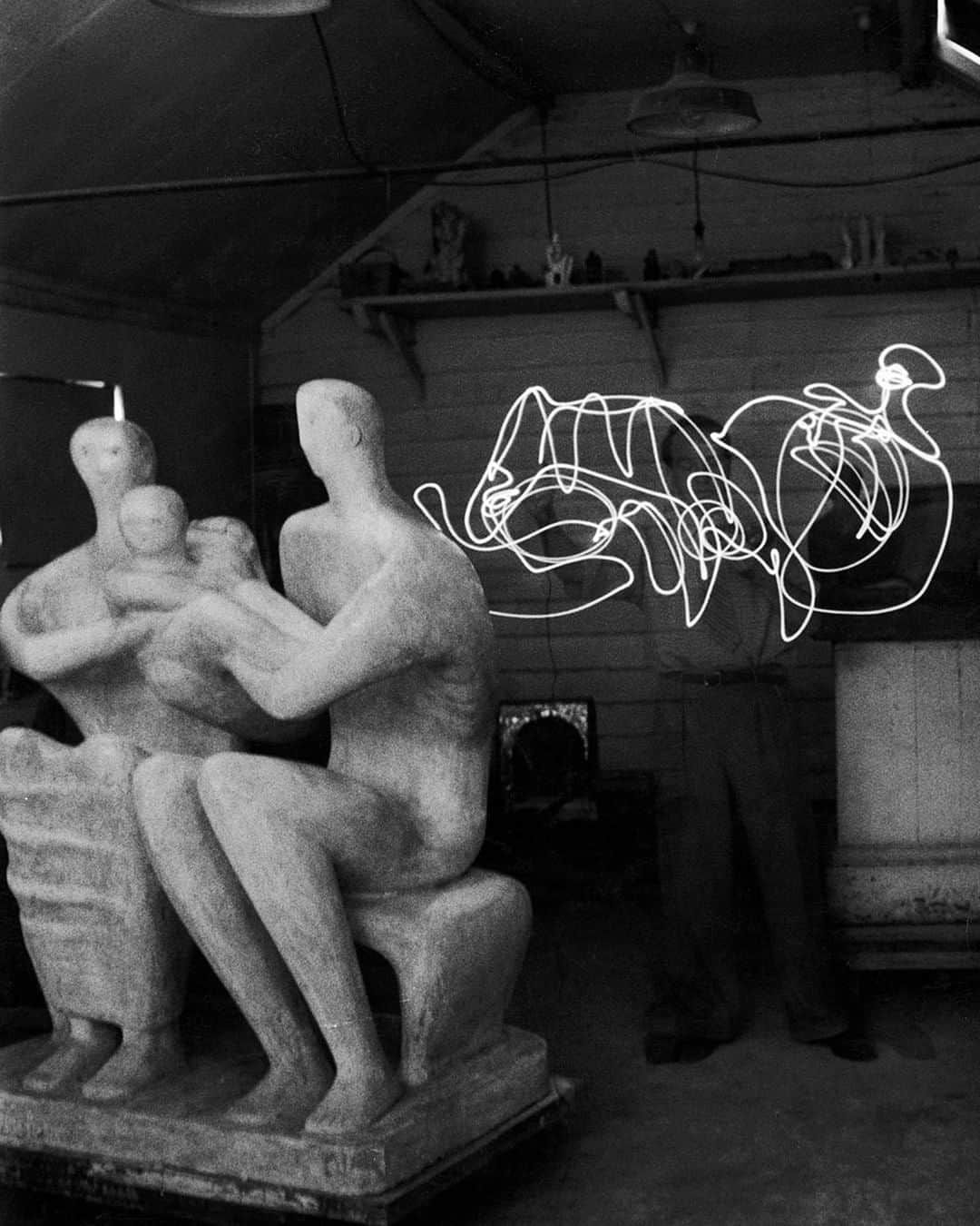 lifeさんのインスタグラム写真 - (lifeInstagram)「Artist and LIFE legend Henry Moore was born 121 years ago on this day, July 30, 1898 in Castleford, Yorkshire, England. He is pictured here drawing with light in his studio in England, 1949 with one of his sculptures. (Gjon Mili—The LIFE Picture Collection/Getty Images) #LIFElegends #HenryMoore」7月30日 22時11分 - life