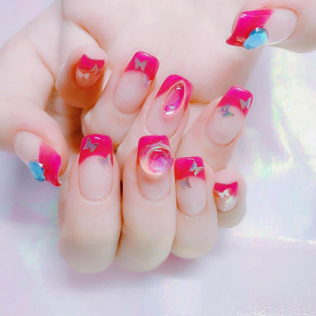 なかやまちえこのインスタグラム：「クリアピンクフレンチ♡ #nail #nails #nailart #ネイル #美甲 #ネイルアート  #clou #nagel #ongle #ongles #unghia #japanesenailart #manucure #네일 #젤네일 #네일아트 #네일리스트 #japanesenails #manicurist #gelnails #フレンチネイル #frenchnails  #クリアジェル #クリアネイル #clearnails #古関れん ちゃん PREGELミューズ クリアピンク」