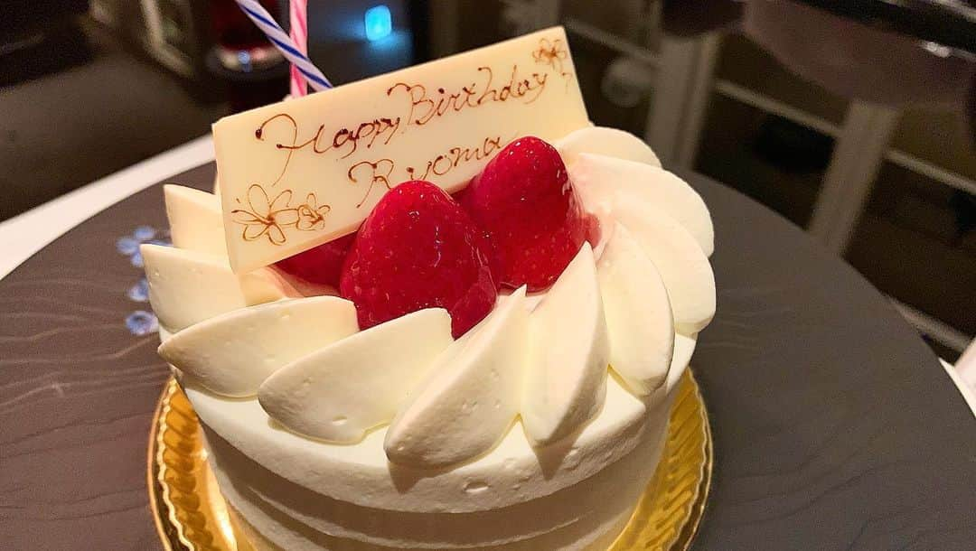 山本凌雅さんのインスタグラム写真 - (山本凌雅Instagram)「ちょっと遅れたバースデーケーキ😊 thank you！ #0714」7月30日 22時26分 - ryyyo_17