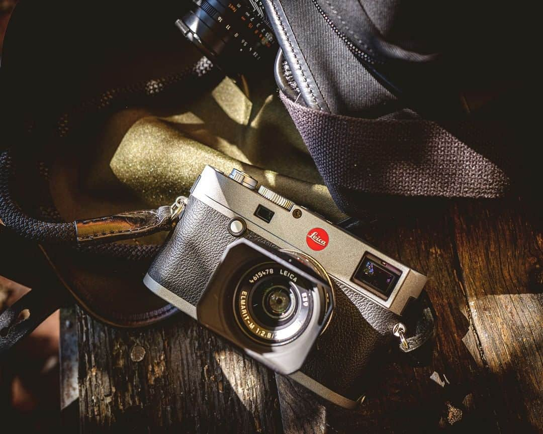 ライカさんのインスタグラム写真 - (ライカInstagram)「Join the Leica M family with the new Leica M-E that continues the unique tradition of rangefinder photography. A stringent paring down to the most essential camera functions ensures a streamlined and intuitive operation. (Link in bio)  #🔴📷 #LeicaME #LeicaM #leica #leicacamera #leicaphotography #leica_world #cameraporn #leicaporn #leica_club #leicalove」7月30日 23時00分 - leica_camera