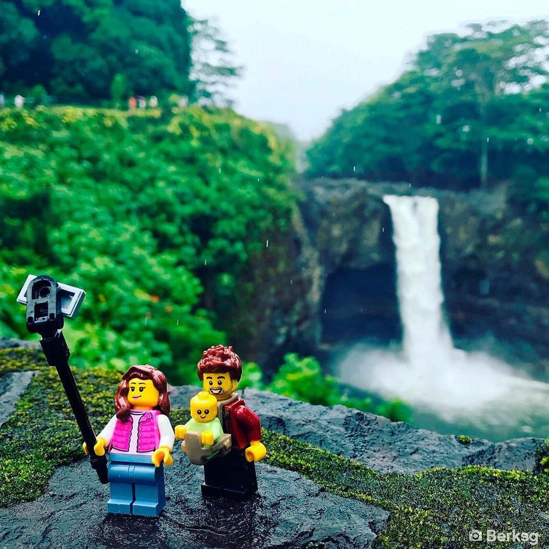 LEGOさんのインスタグラム写真 - (LEGOInstagram)「Minifigures around the world 🌍 What have you been up to this #summer? ☀️ #LEGO #vacation #ugc Thanks to @berksg, @brickbarrett, @MTRBYW, and @thebjjgirl.」7月30日 23時01分 - lego