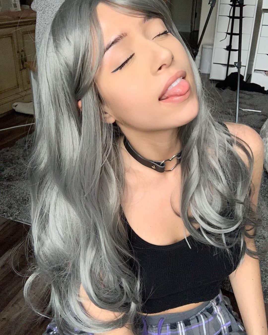 Pokimaneさんのインスタグラム写真 - (PokimaneInstagram)「🖤⁣ ⁣ ⁣ ⁣ ⁣ ⁣ ⁣ ⁣ ⁣ which colors/hairstyles do y’all wanna see me try next? 🤔☺️」7月31日 8時36分 - pokimanelol