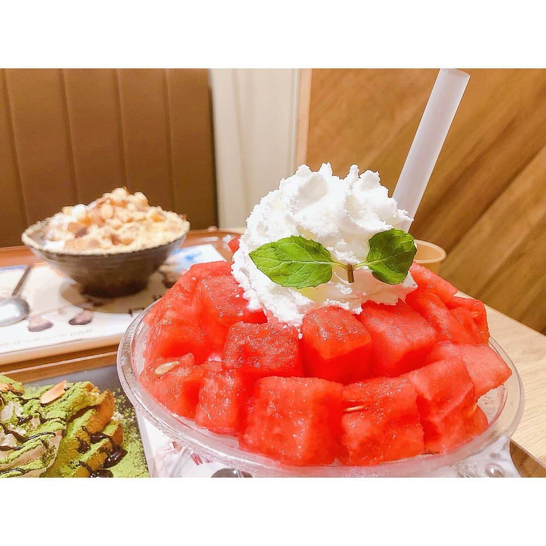 坂本 愛玲菜さんのインスタグラム写真 - (坂本 愛玲菜Instagram)「夏はやっぱりかき氷🍧🤤 #ソルビン #スイカソルビンゴ」7月31日 9時58分 - erena_hkt48