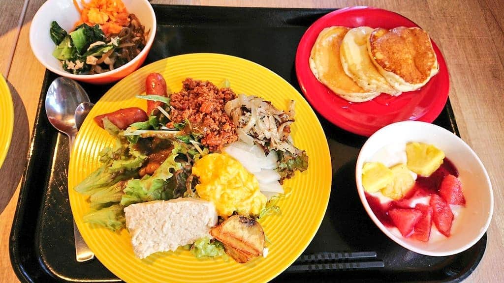 桜花さんのインスタグラム写真 - (桜花Instagram)「おはヨーグルト！！🐱🍀 朝ごはん食べました🍀  本日もナイスな１日にいたしましょ✨  #おはようございます #おはヨーグルト  #morning #okinawa」7月31日 10時01分 - mountainohka
