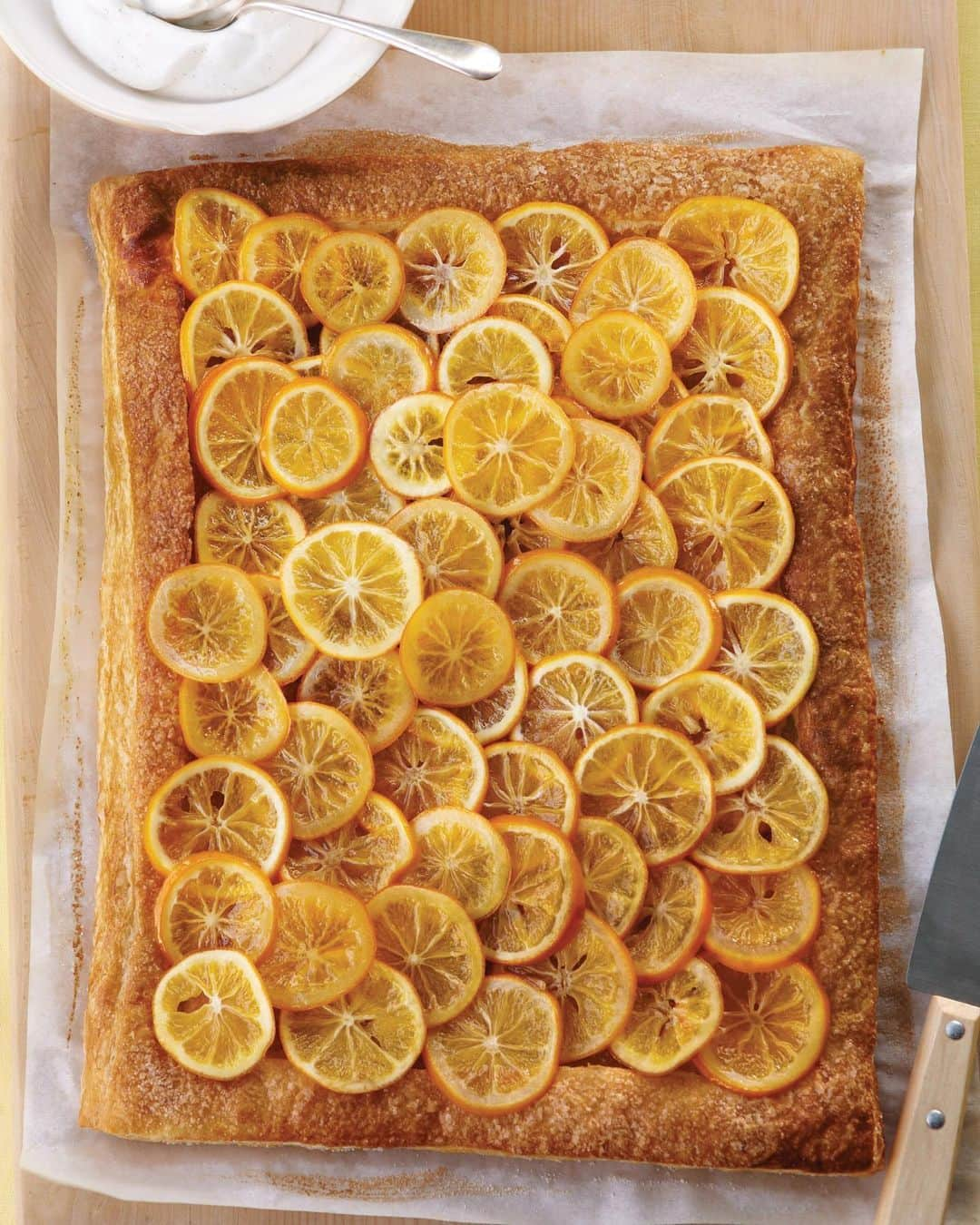 マーサ・スチュワートさんのインスタグラム写真 - (マーサ・スチュワートInstagram)「Capture sunshine in a dessert with this artfully arranged Meyer lemon pastry, featured in our April 2011 issue. 🍋 What makes this pretty pastry so sweet? We poached thin slices of Meyer lemons in simple syrup to make candied circles, and then arranged them (slightly overlapping each other) on store-bought puff pastry. Grab the recipe at the link in bio and make this for your next cookout! #fromthearchive 📷: @awilliamsphoto」7月31日 1時10分 - marthastewart