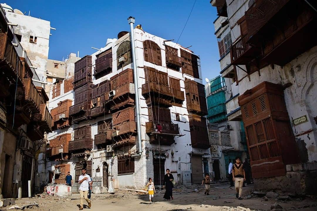 National Geographic Travelさんのインスタグラム写真 - (National Geographic TravelInstagram)「Photo by @tasneemalsultan | A photo of Souq Albalad (Old Town Market) that I took a few years ago. The market is in Jeddah, the second largest city in Saudi Arabia, and caters to many ethnic and economic backgrounds. Tourists and locals thrive in the bustling streets of Al Balad. While the area has just been accepted as a UNESCO World Heritage site in 2014, investments to restore the buildings and tourism had already taken place. #Jeddah #SaudiArabia」7月31日 1時03分 - natgeotravel