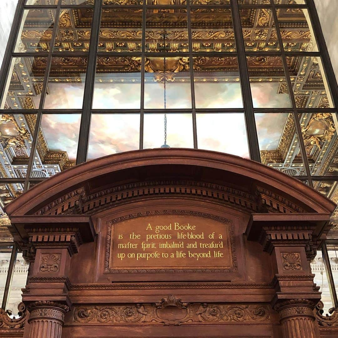 ジョディ・スウィーティンさんのインスタグラム写真 - (ジョディ・スウィーティンInstagram)「In between meetings took a little trip to the New York Public Library. I could stay there and read for hours! #bookworm #rbg #itstheghostbusterslibrary」7月31日 1時07分 - jodiesweetin