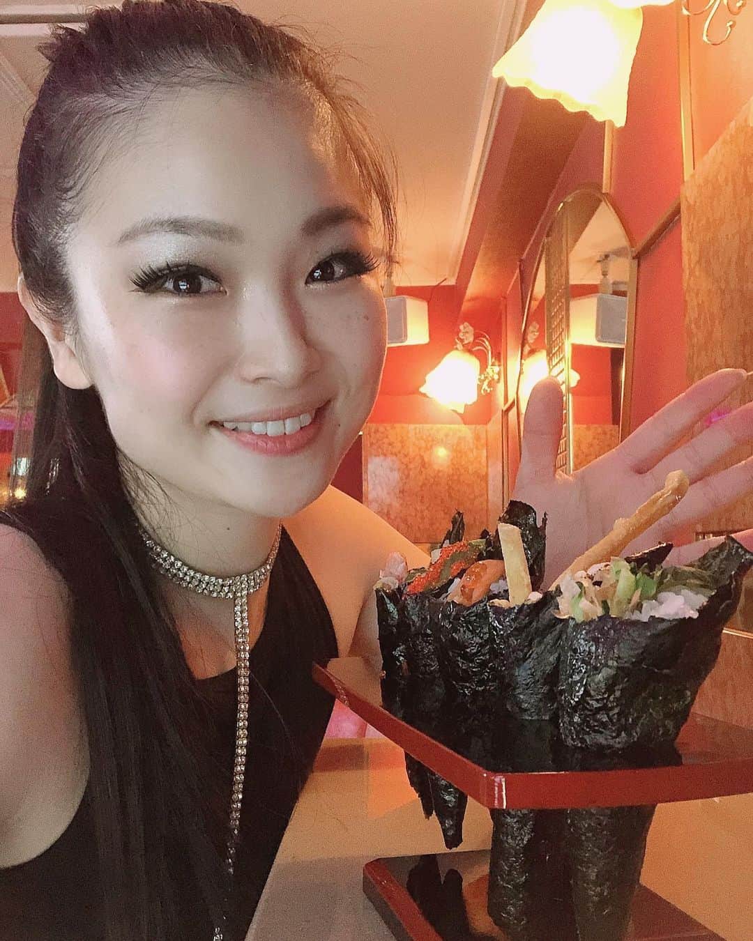 井内里菜さんのインスタグラム写真 - (井内里菜Instagram)「#手巻き寿司  #susi  #japan  #yummy」7月31日 1時38分 - linaiuchi