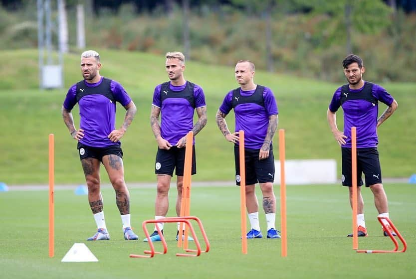 ニコラス・オタメンディさんのインスタグラム写真 - (ニコラス・オタメンディInstagram)「Back to work 💪🏻 #manchestercity ⚽️」7月31日 1時43分 - nicolasotamendi30