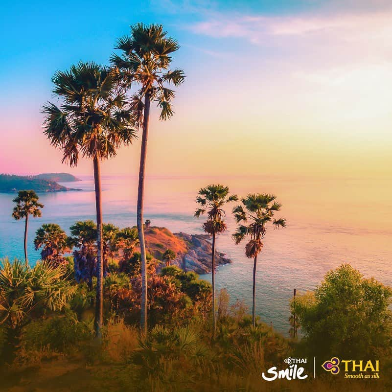 タイ航空さんのインスタグラム写真 - (タイ航空Instagram)「In the roster of great seaside sunset spots in Thailand, Promthep Cape in Phuket is among the most recommended ones. Seeing the last light of day fleeting away along with guts of cool sea breezes is an experience so difficult to replicate in words! . #ThaiAirways #Phuket #PromthepCape #Thailand #FlyTHAItoPhuket #Sunset」7月31日 1時52分 - thaiairways