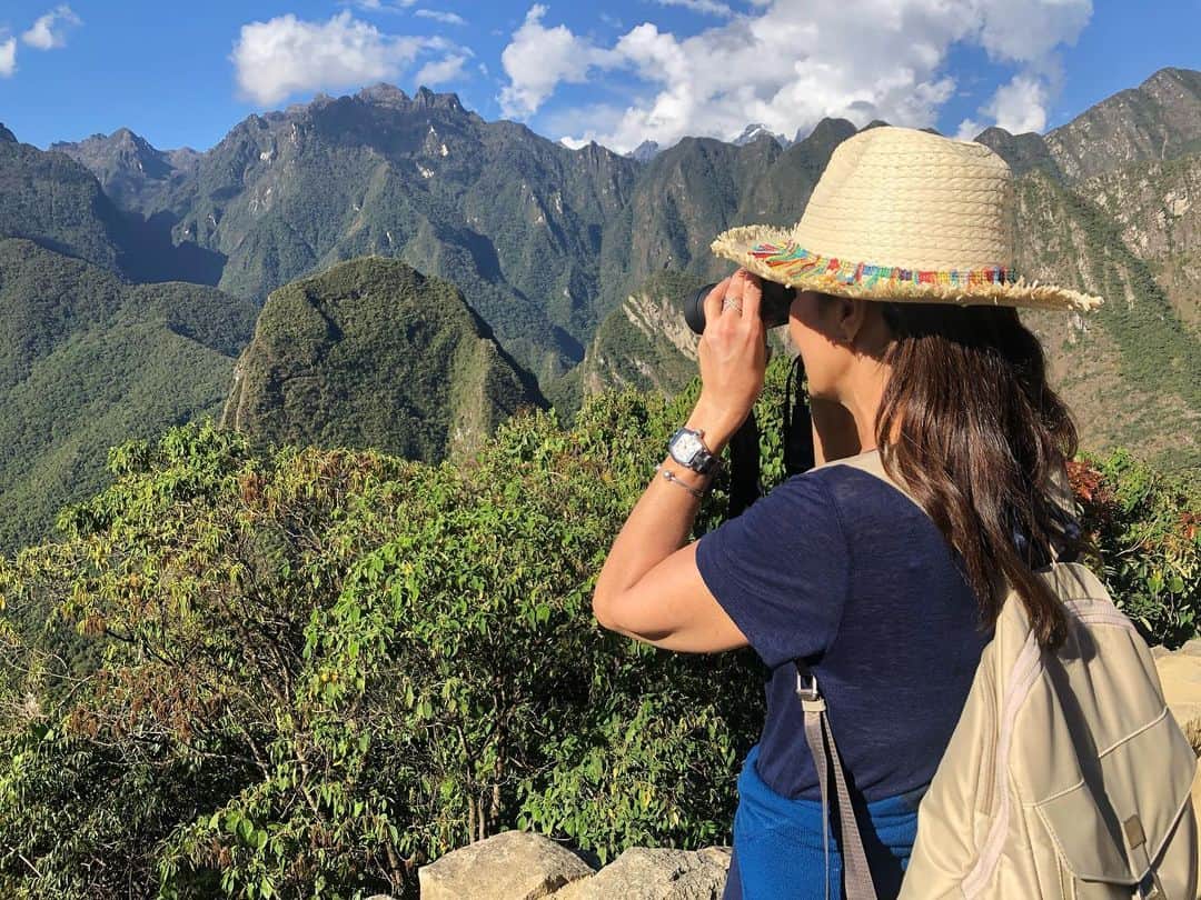 ファチマ・ベルナルデスのインスタグラム：「Saiu à procura de uma lhama! #eusemele #cadaminutoimporta #machupicchu #cadetu? #peru #miniferias」