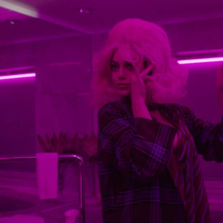 パイパー・アメリカ・スミスのインスタグラム：「I had the best time at this shoot.. @lilmami_lani let me be Beverly Hills Mom @pyper.tv for the new @justcavalli_official 💞 #JCp1thon #JCtribe  Thank U @damianbao @iancogneato @evaniefrausto @frankieboyd @nailsbymei @nicolasdeslauriers @x2prdn @beingsteven @cmeshesh !!」