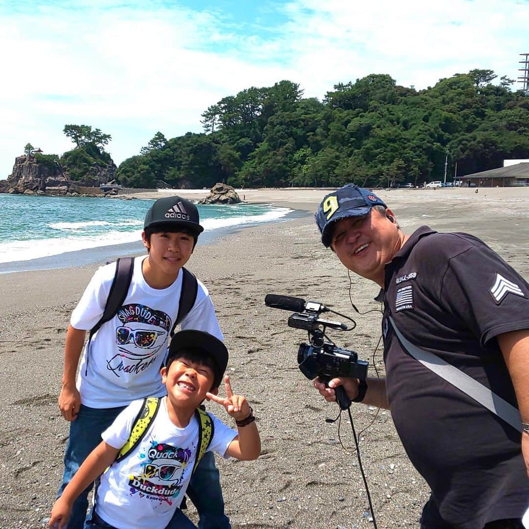 日本テレビ「ヒルナンデス！」さんのインスタグラム写真 - (日本テレビ「ヒルナンデス！」Instagram)「8月1日（木）＆8日（木）放送の「福くん旅・第10弾」は高知県へ！ 中学3年生になった鈴木福くんは6歳の弟・楽(たの)くんと、この夏大冒険の旅に出ました。高知の名所・桂浜や清流・四万十川などの絶景と地元ならではのグルメを堪能！いつものように足を引っ張る太ったディレクターとの珍道中もお楽しみに！　(C)日本テレビ  #ヒルナンデス #福くん旅 #鈴木福 #鈴木楽 #高知の旅 #太ったディレクター」7月31日 2時18分 - hirunandesu_ntv_official