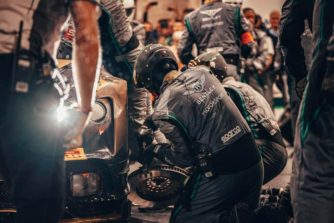 ルーカス・オルドネスさんのインスタグラム写真 - (ルーカス・オルドネスInstagram)「Time to thank all the members at @bentleyracingofficial @msportltd for a huge effort. Things didn’t go in our way but everyone in the team gave  their 100% and #110 had an impressive trouble free race. It was an absolute honor to be #BentleyBoy for @total24hoursofspa hope to come back in 2020 to fight for the 🏆 . Grateful and lucky to share the car with my old friend @andysoucek one of the most professional driver in the paddock and always helping @pipoderani and myself with the #ContinentalGT 🙏 📸 @drewgibsonphoto & @richardpardon」7月31日 2時31分 - lucasordonez