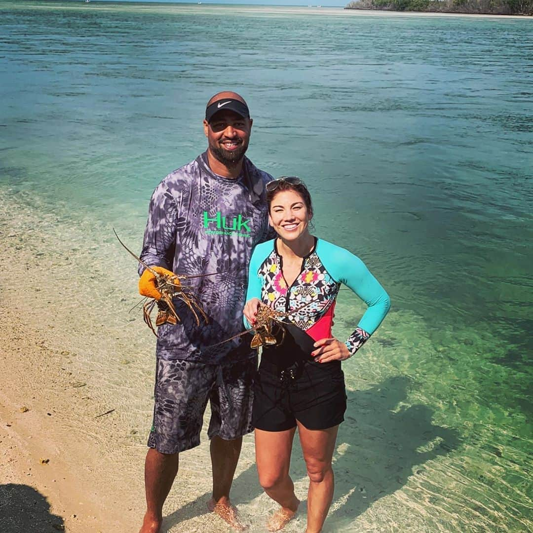 ホープ・ソロさんのインスタグラム写真 - (ホープ・ソロInstagram)「So grateful to spend this birthday surrounded by the ocean and the ones I love  Not trying to be Shellfish 🦞, but times like this are Key 🔑!」7月31日 2時48分 - hopesolo