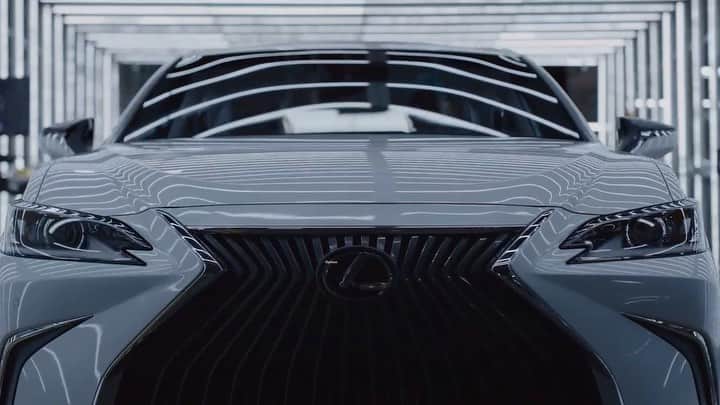 Lexus USAのインスタグラム：「The #LexusLY 650 reflects the commitment to craftsmanship shared by Marquis Yachts and Lexus. Meet the all-new Lexus LY 650 Luxury Yacht. Produced by the artisans at Marquis Yachts, arriving in late 2019.」