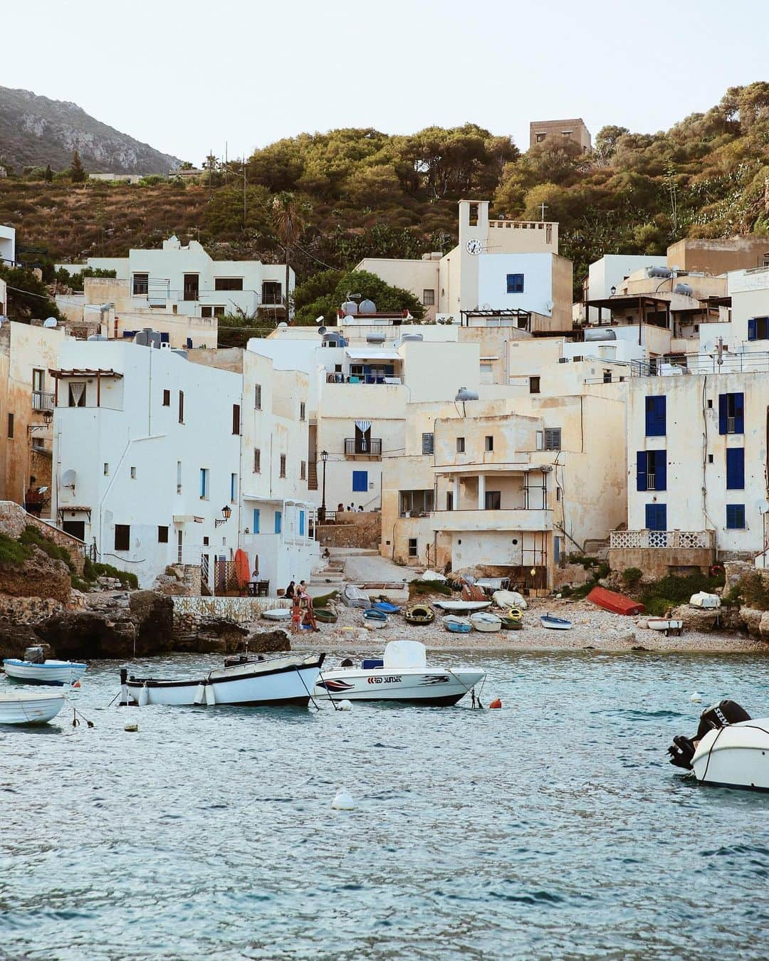 ジュリー・サリニャーナさんのインスタグラム写真 - (ジュリー・サリニャーナInstagram)「Levanzo for a pit stop. 💕🚤 #sicily」7月31日 2時53分 - sincerelyjules