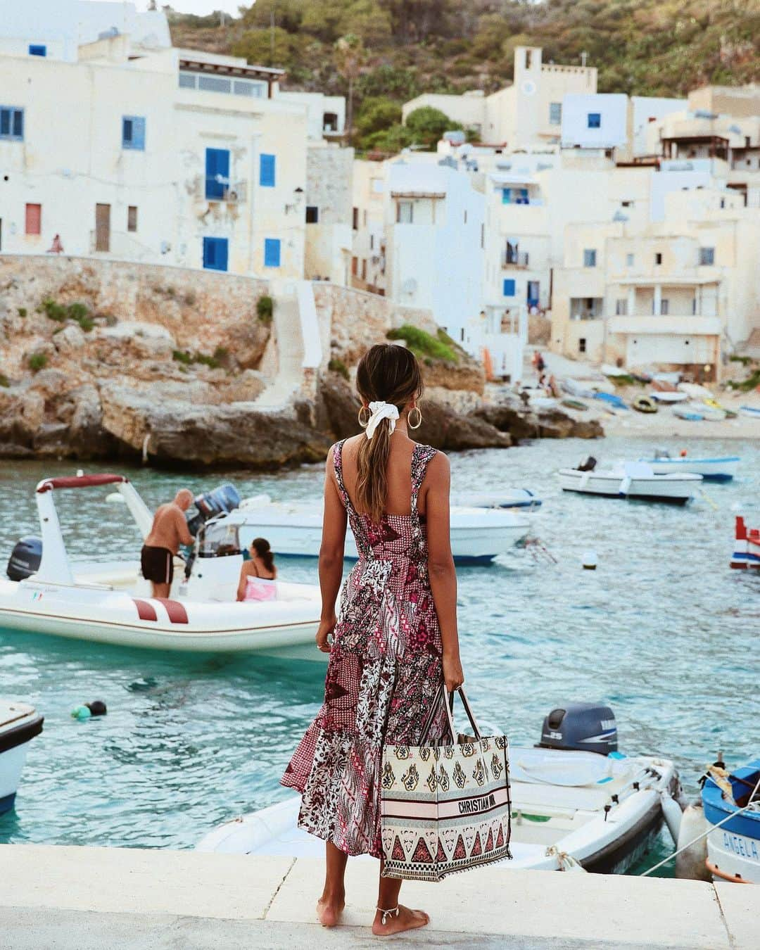 ジュリー・サリニャーナさんのインスタグラム写真 - (ジュリー・サリニャーナInstagram)「Levanzo for a pit stop. 💕🚤 #sicily」7月31日 2時53分 - sincerelyjules