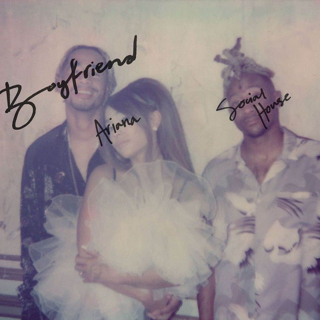 Alfredo Floresさんのインスタグラム写真 - (Alfredo FloresInstagram)「New shot! Cover Art for #Boyfriend 📸 out Friday! @arianagrande @socialhouse !! 🎞」7月31日 3時06分 - alfredoflores