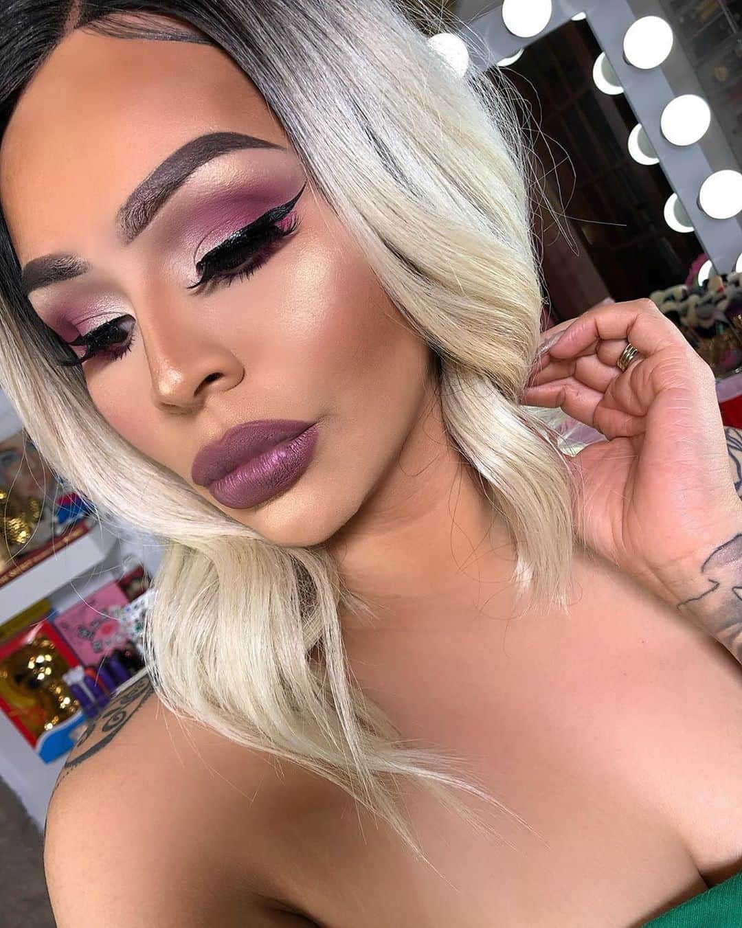 LiveGlamさんのインスタグラム写真 - (LiveGlamInstagram)「@mua.rosali in “Treble Maker” from our #LiveGlam August 2019 KissMe Collection, AND our Magical Dust palette? 😍 Music to our ears! 🎶 #LiveGlamFam」7月31日 3時55分 - liveglam