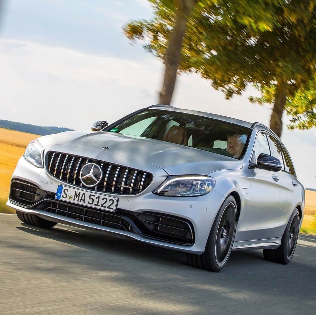 Mercedes AMGさんのインスタグラム写真 - (Mercedes AMGInstagram)「[Fuel consumption combined: 10.0 l/100km | CO2 emissions combined: 229 g/km]  The Mercedes-AMG C 63 S Estate has the room and power to take the whole family on any road trip!  #MercedesAMG #AMG #C63 #DrivingPerformance #Power #Passion #Mercedes #AMG🔥 #Luxury #CarsofInstagram #InstaCar #Lifestyle」7月31日 4時05分 - mercedesamg