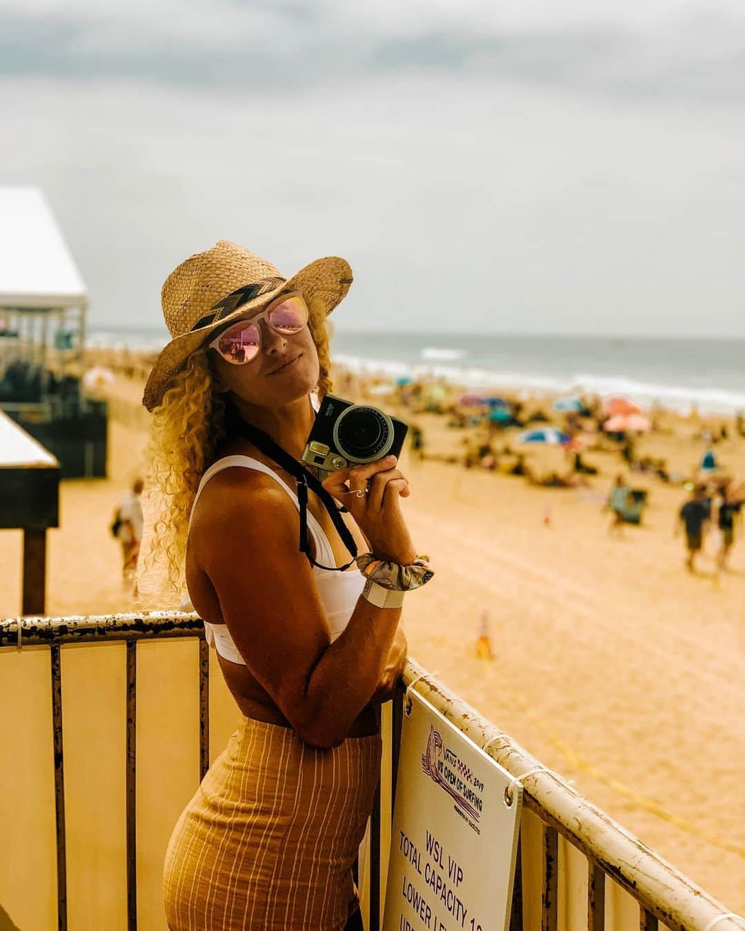 リンゼイ・ジャコベリスさんのインスタグラム写真 - (リンゼイ・ジャコベリスInstagram)「Thought I would stop by to check out the #vansusopenofsurfing to support my girl @tiablanco 📷 @camilamtv Thanks @swatch for the VIP treatment」7月31日 4時08分 - lindseyjacobellis