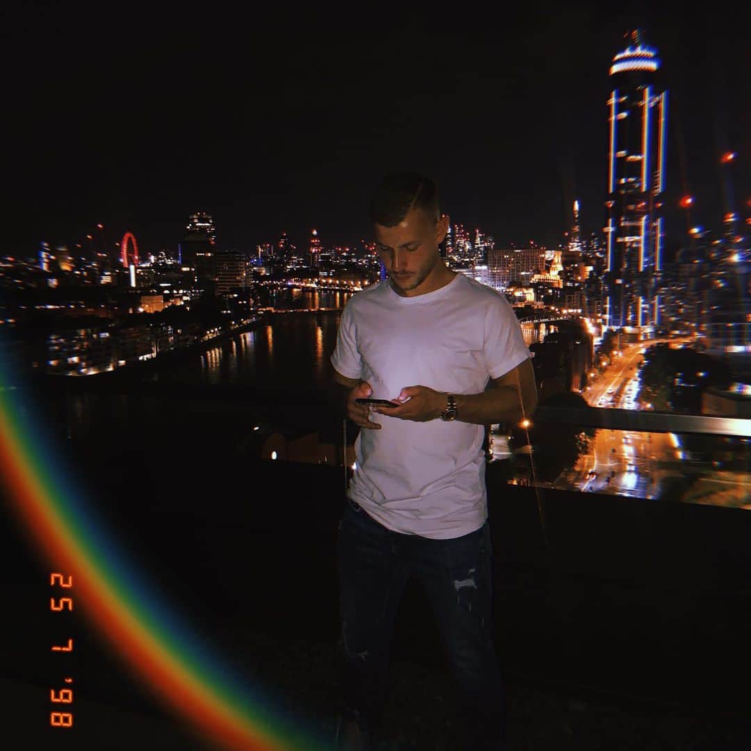 のインスタグラム：「London by night💫 @27_mpp  #london#night#skyline」