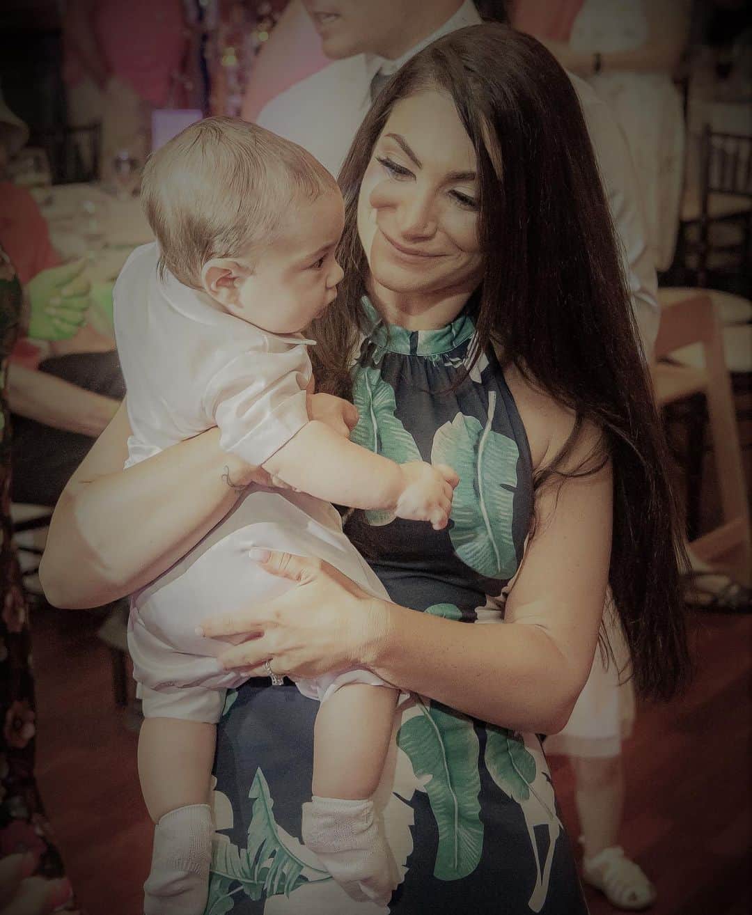 ディーナ・ニコール・コルテーゼのインスタグラム：「A Mother’s love for her child knows no boundaries .. it is timeless .. it is endless 📸: @magicmomentsnj」