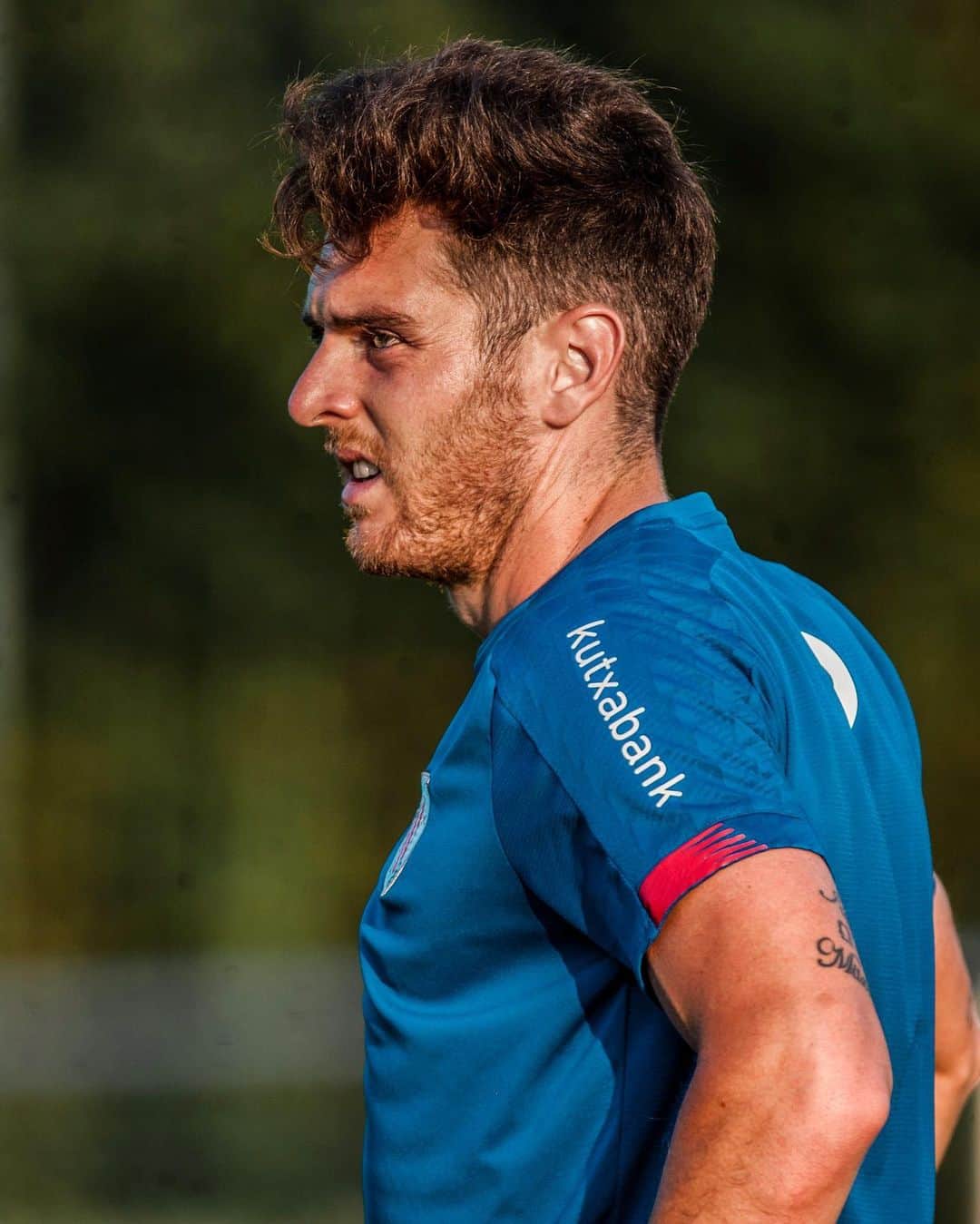 イバイ・ゴメスのインスタグラム：「Back to train at home ⚽️ ¡Nueva semana! ¡3 partidos! 💪🏼」
