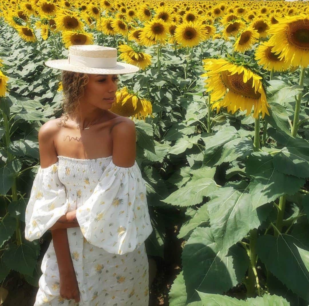レオナ・ルイスのインスタグラム：「My favorites 🌻」